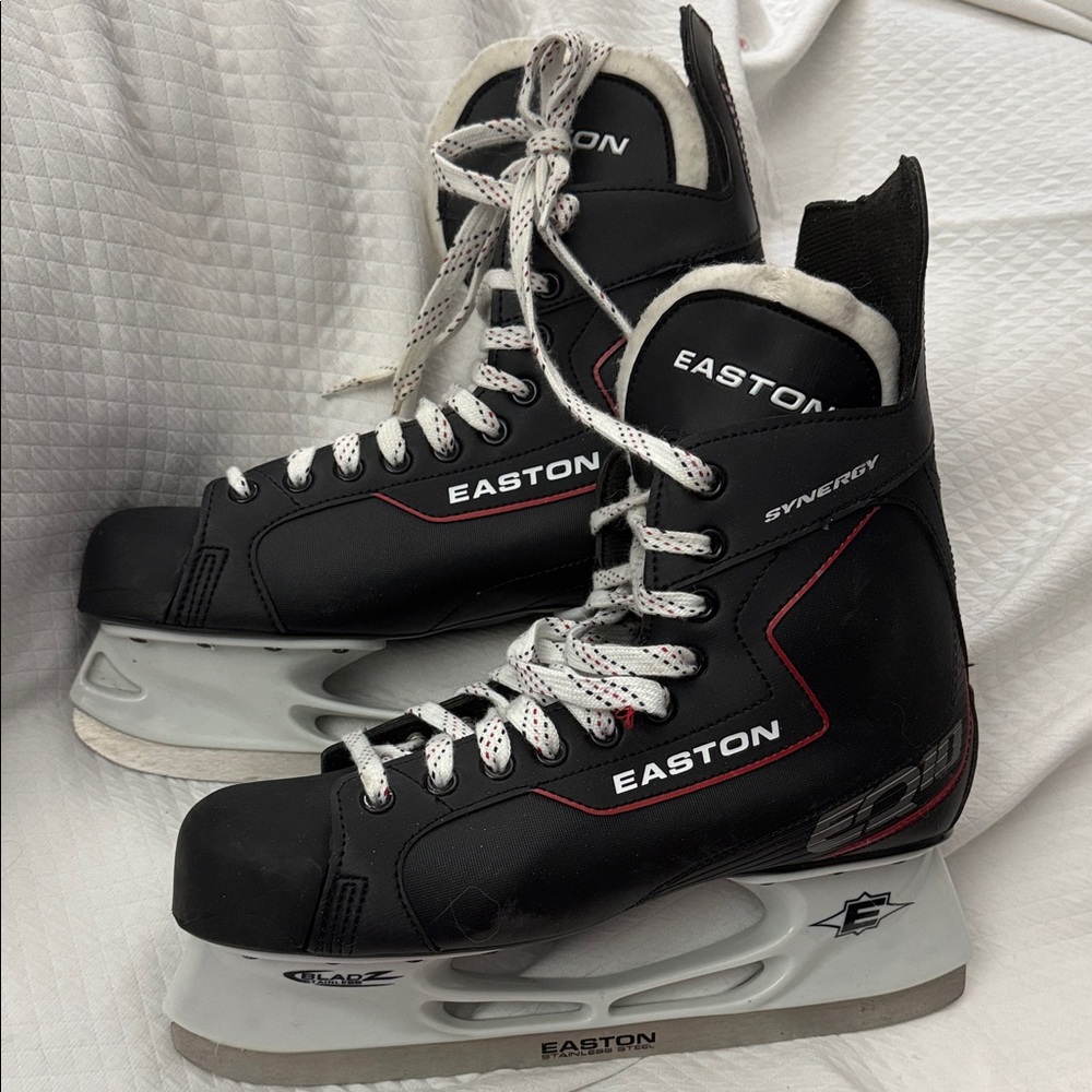 Easton Synergy EQ20 Hockey Skates Mens Size 11. Excellent condition!